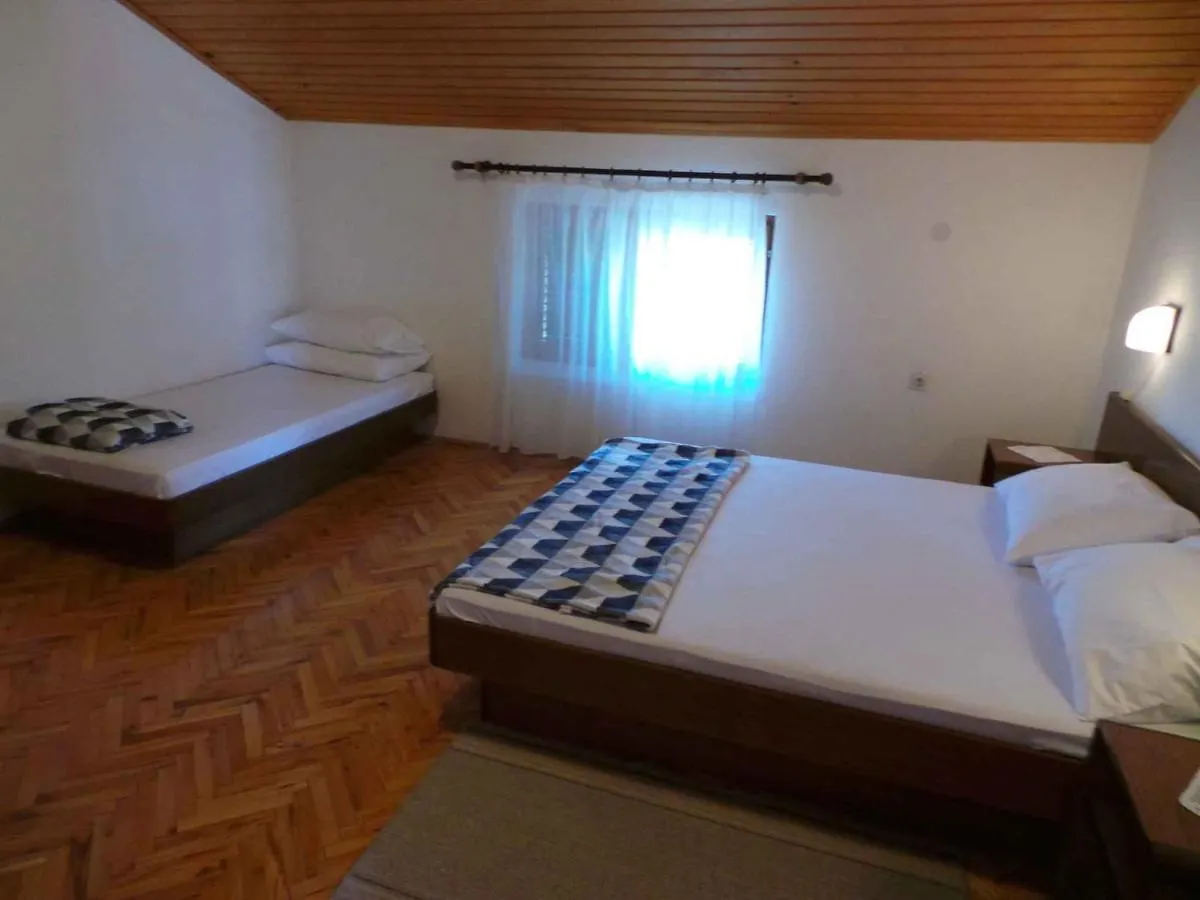 Apartments In Novi Vinodolski 38122