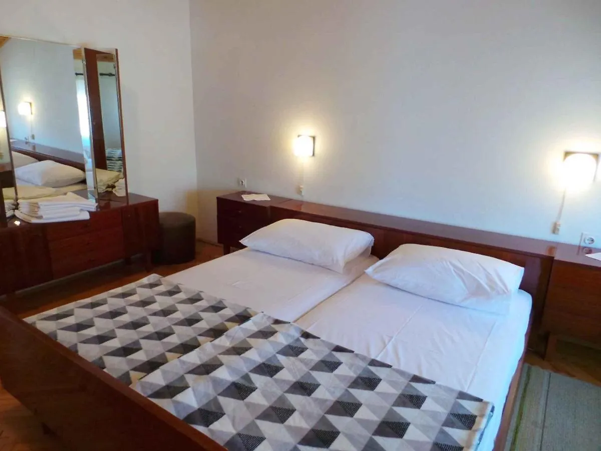 Apartments In Novi Vinodolski 38122 Croacia