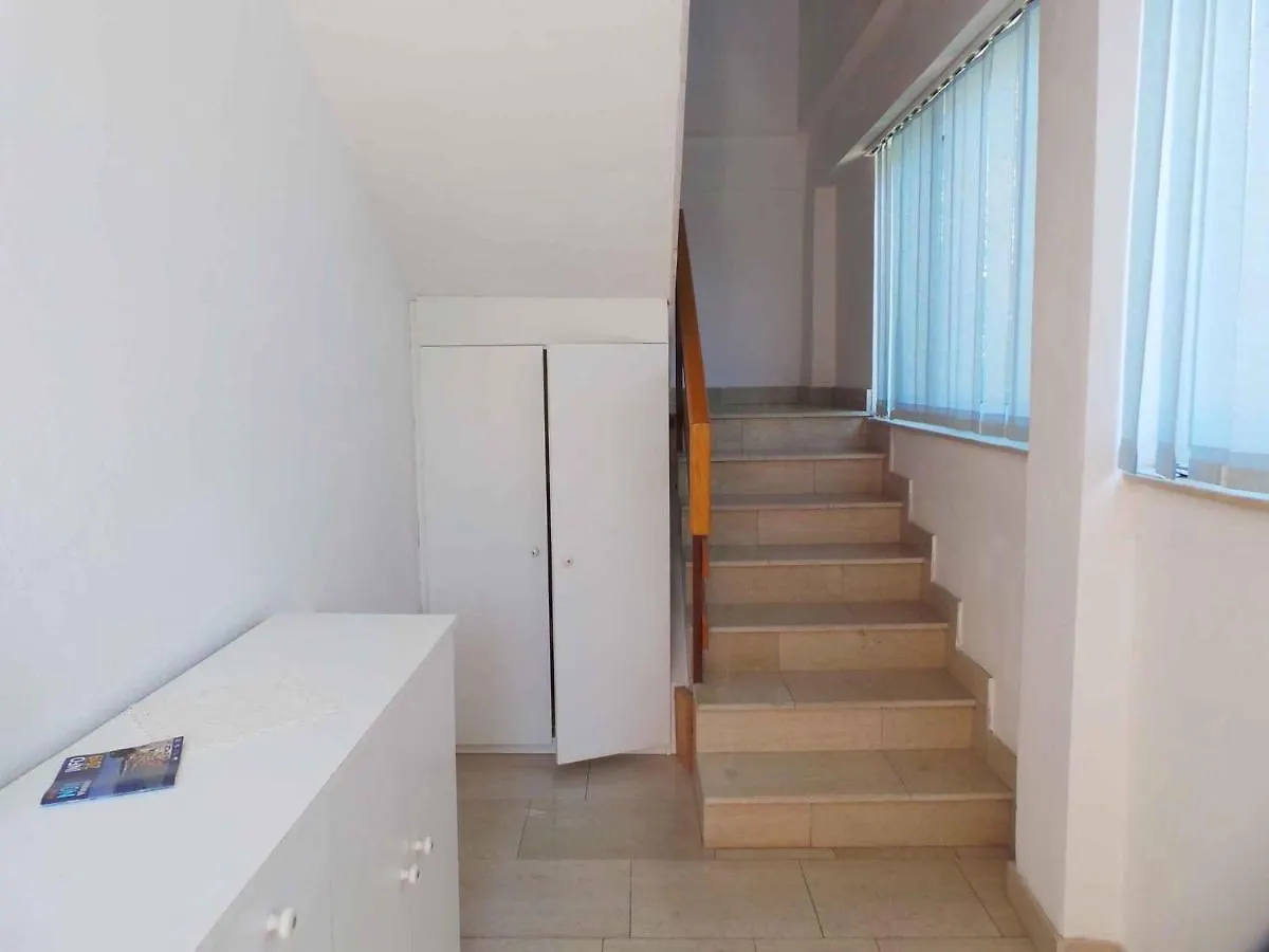 Apartments In Novi Vinodolski 38122