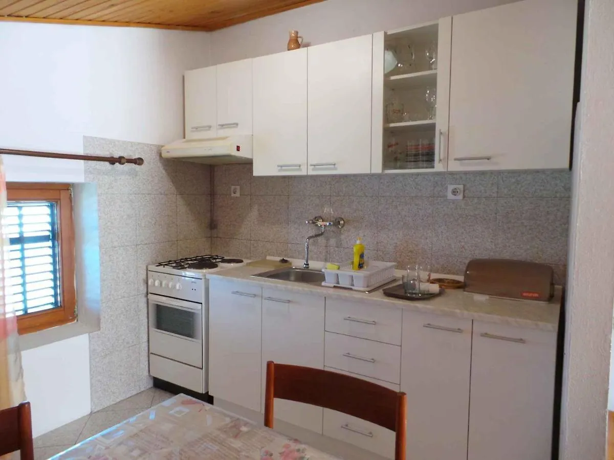 Apartments In Novi Vinodolski 38122