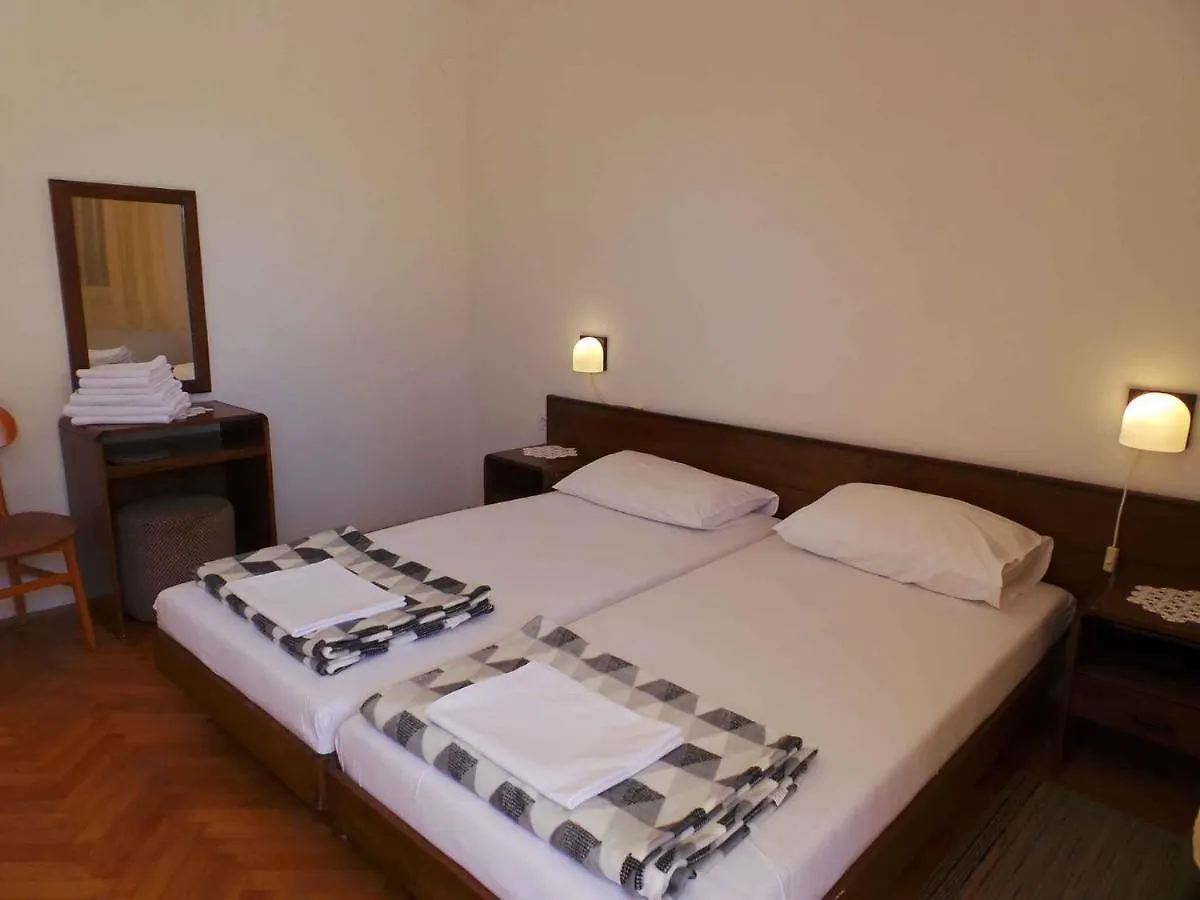 Apartments In Novi Vinodolski 38122