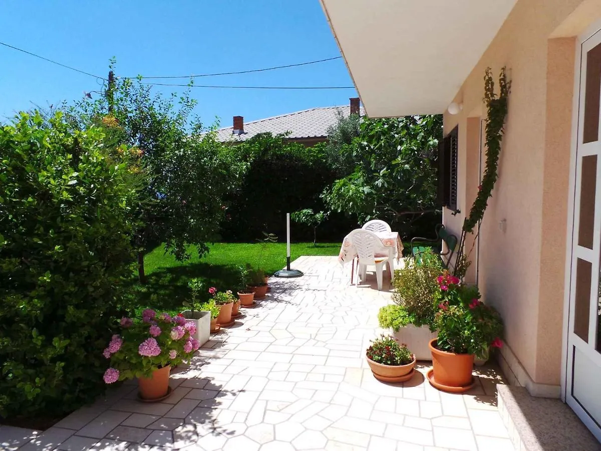 Apartments In Novi Vinodolski 38122
