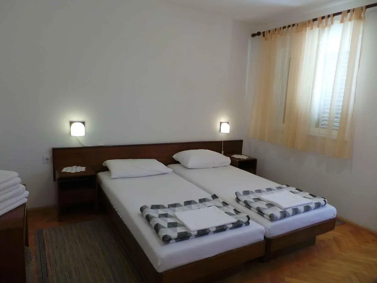 Apartments In Novi Vinodolski 38122 Hırvatistan