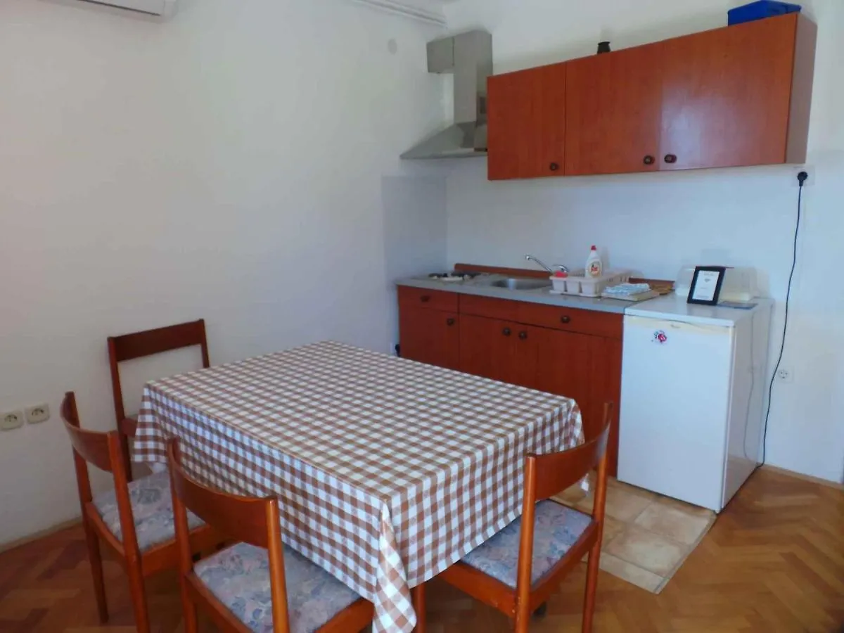 Apartments In Novi Vinodolski 38122 0*,  Croacia