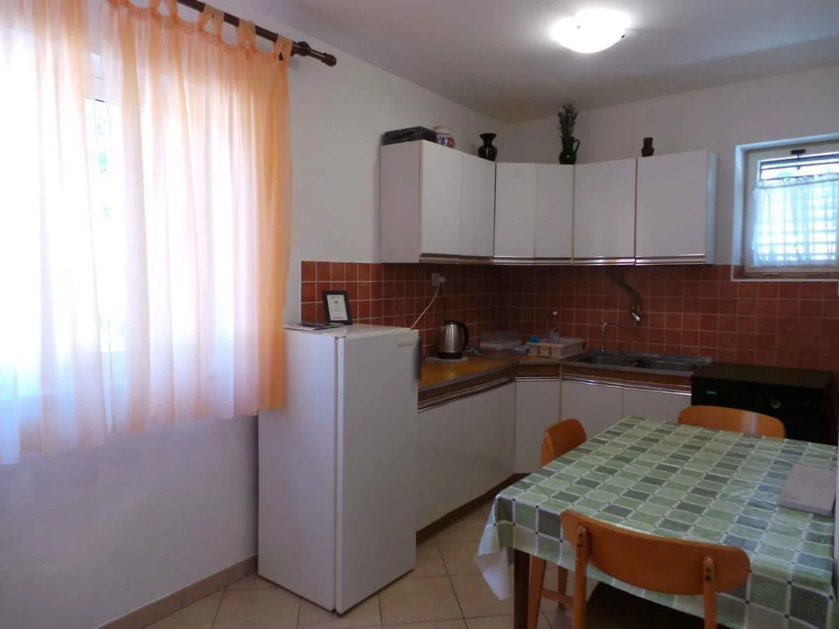 Apartments In Novi Vinodolski 38122 Croacia