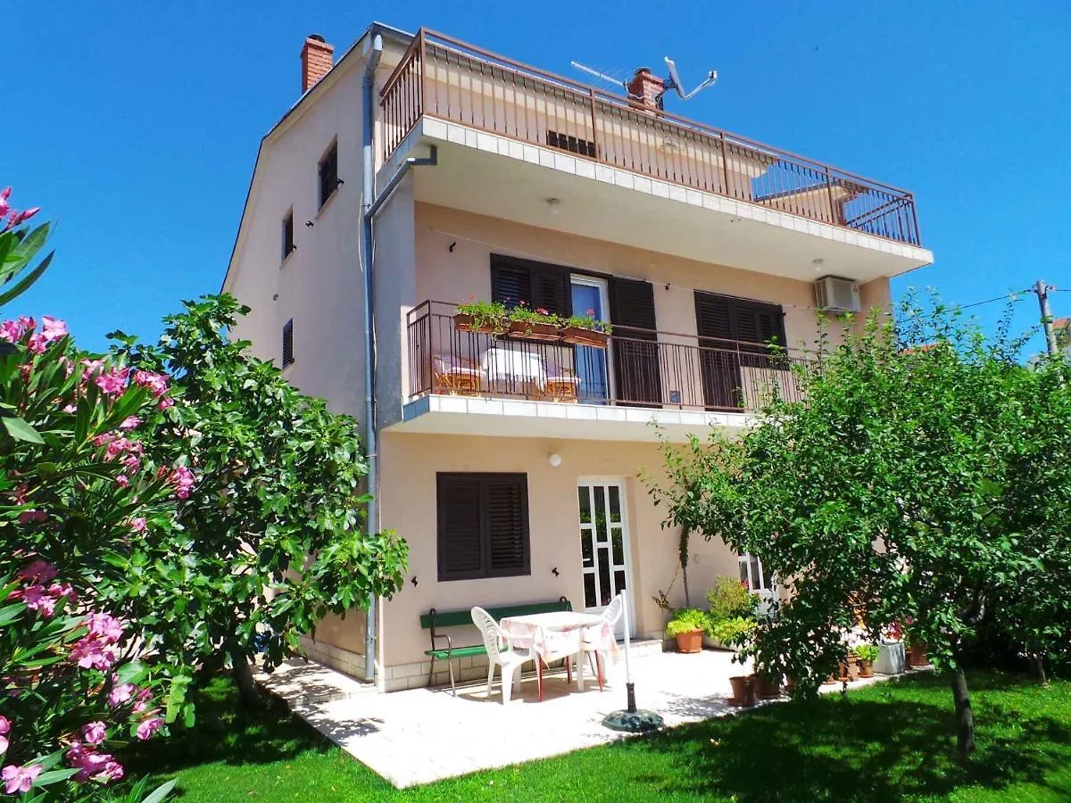 Apartments In Novi Vinodolski 38122